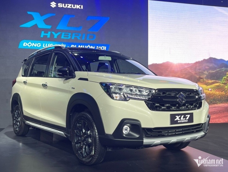 1789702639-f84bfc3d17-w-suzuki-xl7-hybrid-3814-width740height556 Suzuki XL7 có lợi thế động cơ hybrid nhẹ, giúp tiết kiệm nhiên liệu. Ảnh: Hoàng Hiệp