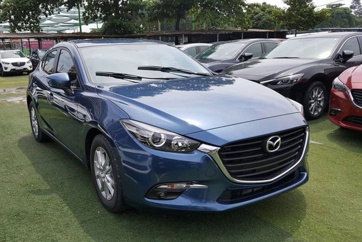 1790058664-c6d486b4b3-mazda3-2017-224-width740height494 Mazda3 2018 là lựa chọn đáng cân nhắc trong nhóm sedan và hatchback cỡ nhỏ, có chi phí mua xe cũ tương đối dễ tiếp cận. Ảnh: Mazda Cộng Hoà