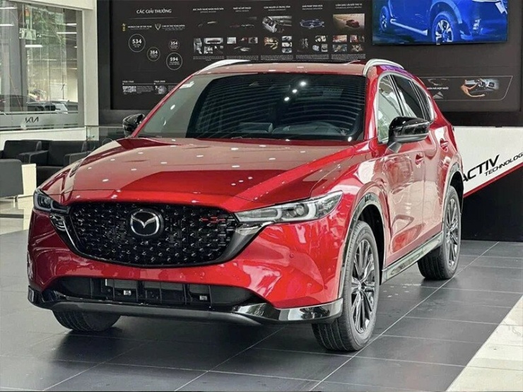 1790255669-8b5c6ef389-mazda-cx-5-3767-width740height555 Nhiều mẫu SUV/crossover cỡ C đang có giá tiệm cận, thậm chí rẻ hơn nhiều xe cỡ B. Ảnh: THACO
