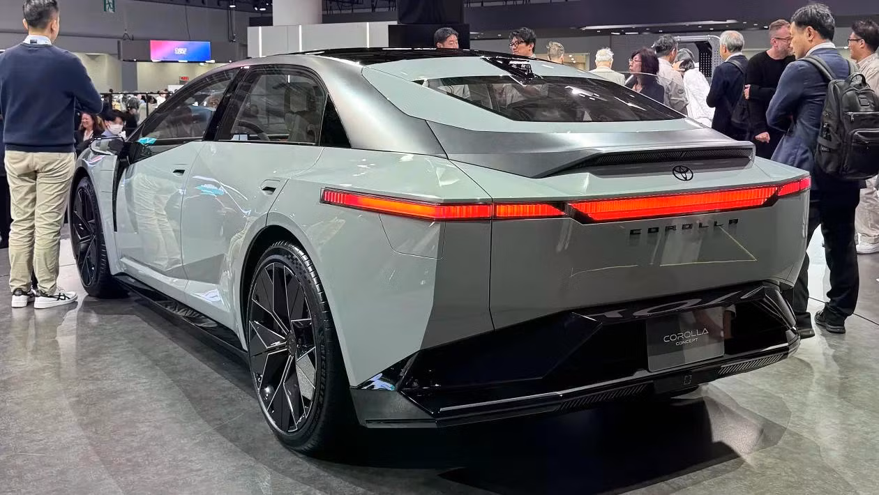1790531224-c34330b3c7-toyota-corolla-concept-rear-3-4-nb9pt9-width1260height710 Xe Toyota bán chạy nhất mọi thời đại sắp có màn ‘lột xác’ - 2