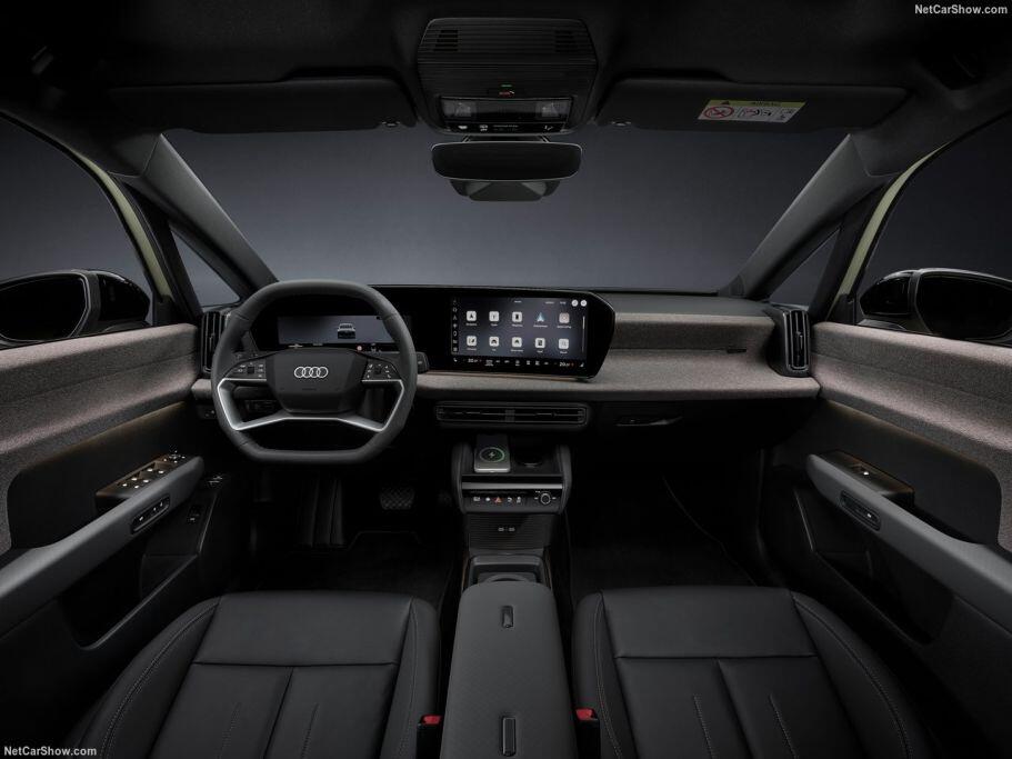 Audi đưa cần số lên phía sau vô-lăng, qua đó giải phóng không gian ở khu vực bệ trung tâm.