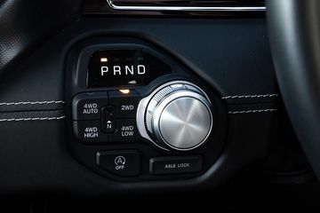 2025-ram-1500-limited-19-171808