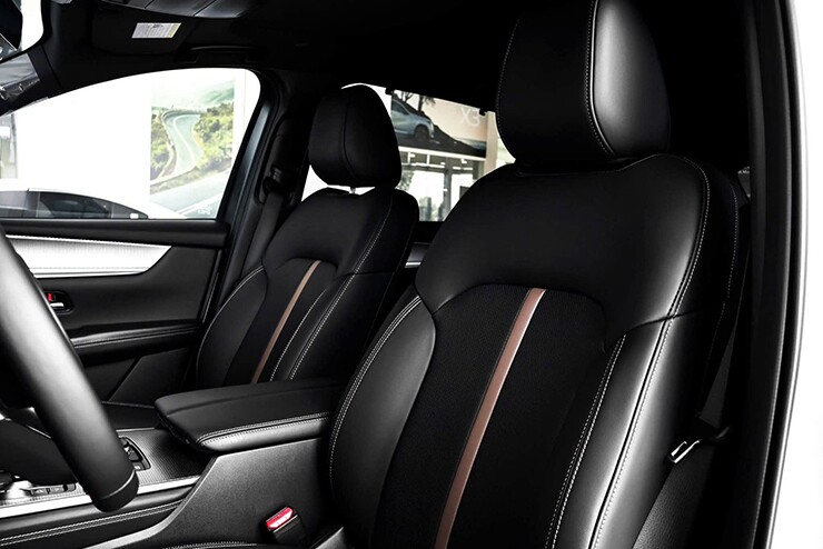 6-1790619568-452-width740height494 Mazda CX-90 PHEV bất ngờ giảm giá hơn 80 triệu đồng tại đại lý - 7