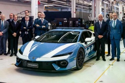 av-1788783613-149-width740height495 Ngắm “hàng khủng” Lamborghini Temerario cảnh sát Ý