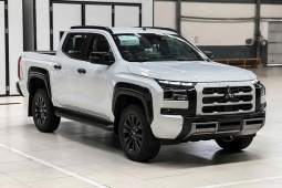 Mitsubishi Triton giảm giá xả kho, cao nhất 150 triệu đồng