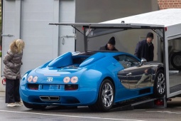 b-12-1714835978-462-width740height495 Loạt xe siêu hiếm Bugatti Veyron bị tịch thu tại châu Âu