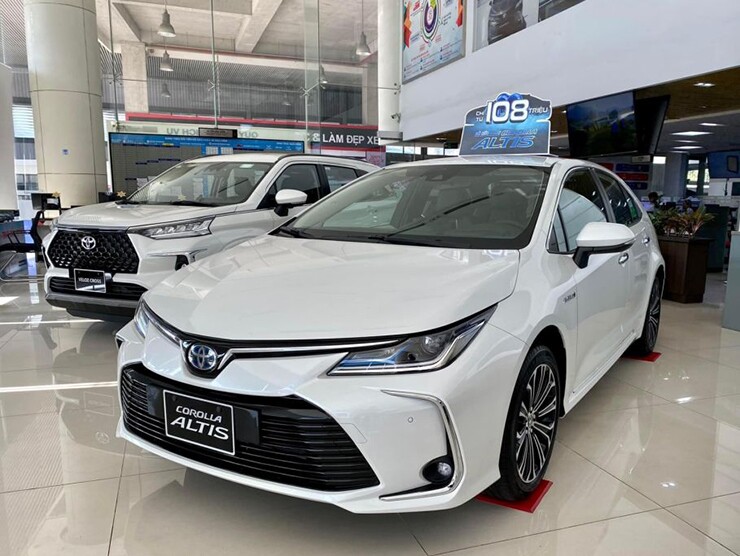 Giá xe Toyota Corolla Altis cập nhật tháng 9/2026 - 2