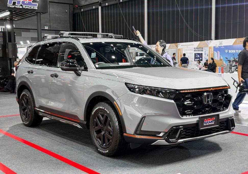 h-3-1788238573-526-width972height683 Mẫu CR-V TrailSport HRC Concept được xây dựng theo định hướng Trail Line.