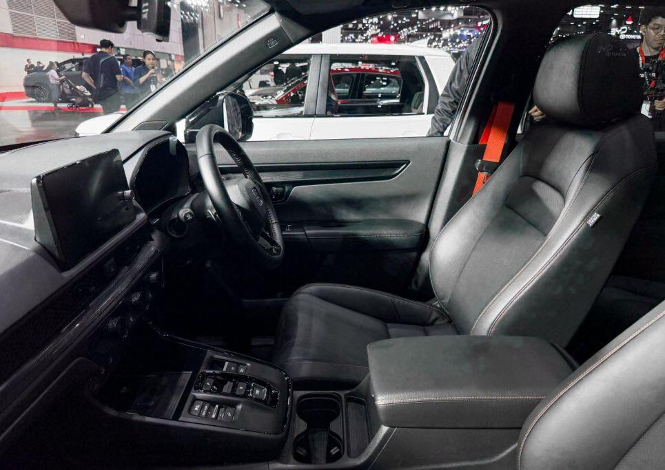h-5-1788238602-886-width965height683 Honda giới thiệu phiên bản CR-V TrailSport HRC Concept - 3