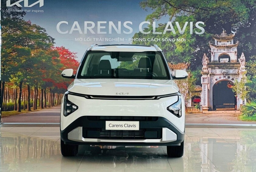 k-7-1790443142-417-width842height567 Kia Carens 2026 đã xuất hiện tại hệ thống đại lý ở Việt Nam.