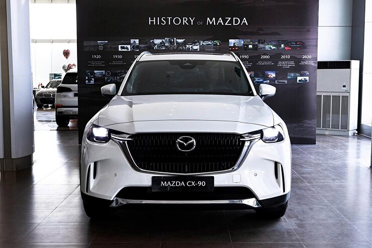 mazda-cx-90-phev-bat-ngo-giam-gia-hon-80-trieu-dong-tai-dai-ly-1-1790619447-727-width740height494 Mazda CX-90 PHEV bất ngờ giảm giá hơn 80 triệu đồng tại đại lý - 2
