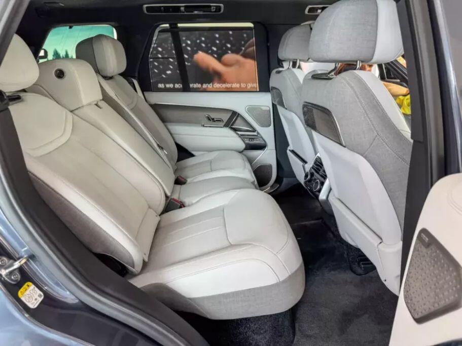 rr-1-1788849837-360-width911height683 Range Rover phiên bản thuần điện Electric ra mắt toàn cầu - 4