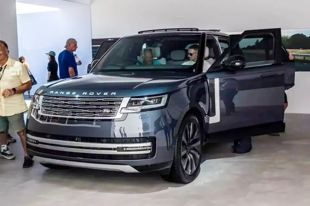 rr-2-1788849777-370-width1025height683 Range Rover phiên bản thuần điện Electric ra mắt toàn cầu - 1