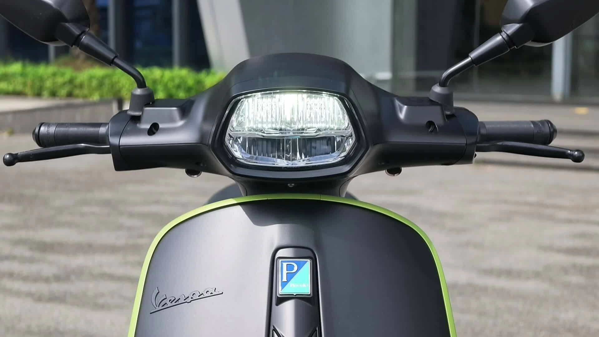 Vespa Sprint Tech 180: Vẫn phong cách quen thuộc, nhưng không còn 'hiền'