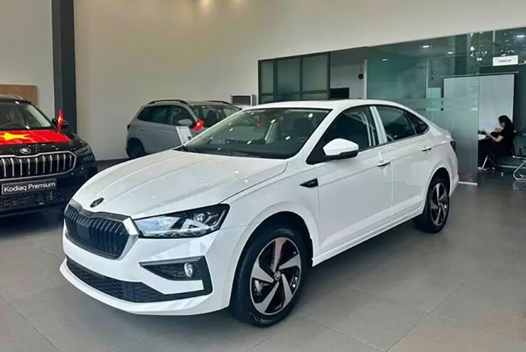 Xe châu Âu Skoda Slavia giảm giá còn 380 triệu đồng tại đại lý - 1