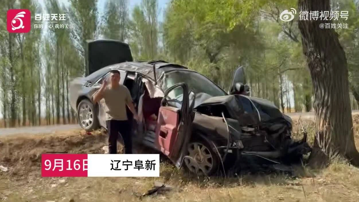 xe-rolls-royce-bi-dam-hong-khi-phuc-vu-dam-cuoi-1789782420 Xe Rolls-Royce bị đâm hỏng khi phục vụ đám cưới