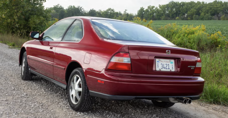 1790861751-f131f83bb3-anh-man-hinh-2026-10-01-luc-1581-width740height384 Hai chiếc Honda Accord cổ gần như mới sau hơn 30 năm - 3