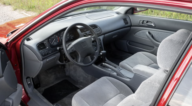 1790861753-d36ad224ae-anh-man-hinh-2026-10-01-luc-1583-width740height408 Hai chiếc Honda Accord cổ gần như mới sau hơn 30 năm - 5