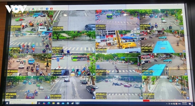 1790896874-7ef3eced32-camera-ai-phat-nguoi-2-width740height404 Các lỗi giao thông được hệ thống camera AI tại Hà Nội phát hiện và gửi thông báo phạt nguội nhiều nhất gồm đi ngược chiều, không đội mũ bảo hiểm và dừng đỗ sai quy định...