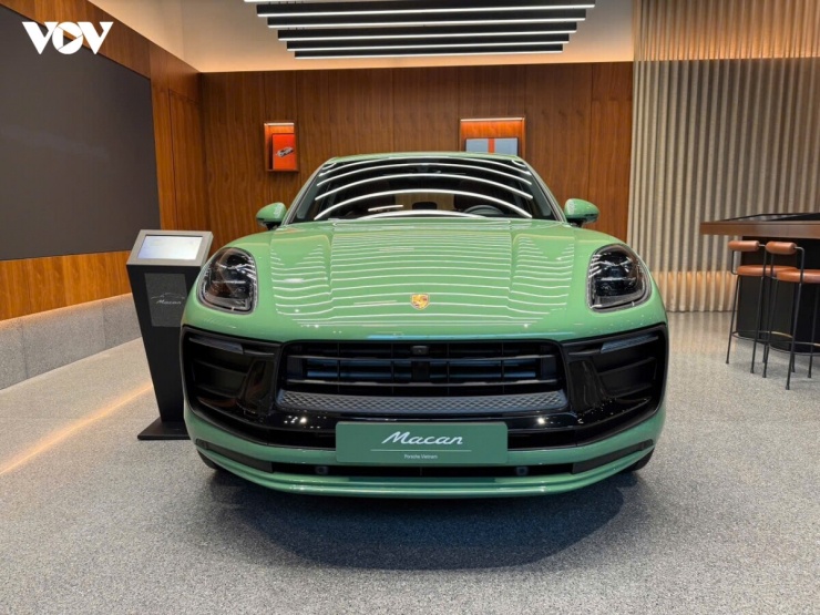 1792347471-0062951d4f-vov-porsche-macan-xanh-48-width740height555 Ngắm bộ đôi Porsche Macan "độc bản" được sơn tại Việt Nam - 16