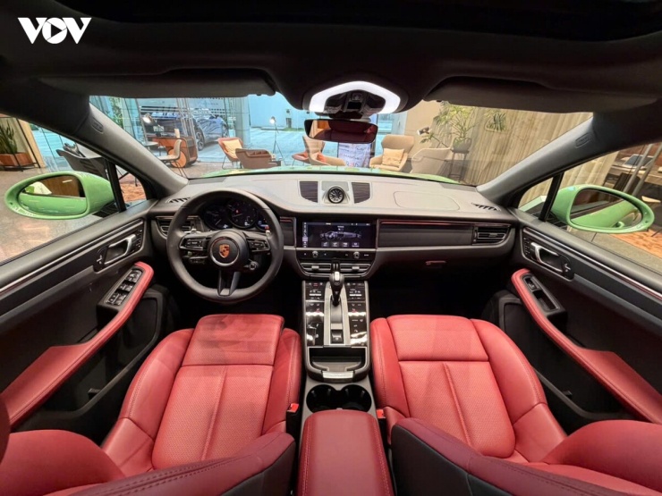 1792347474-9196d1281a-vov-porsche-macan-xanh-17-width740height555 Ngắm bộ đôi Porsche Macan "độc bản" được sơn tại Việt Nam - 23