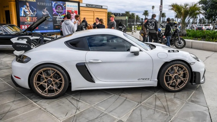 1792907698-cfa654a07f-intro-4744-945-width740height416 Hàng trăm chiếc xe thể thao Porsche có nguy cơ bánh xe văng ra khi đang chạy - 2