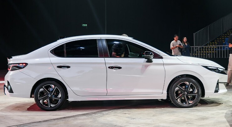 3-1791310367-188-width740height406 Đại lý Việt Nam nhận cọc Honda City 2026, thay đổi mạnh ở thiết kế và trang bị - 3