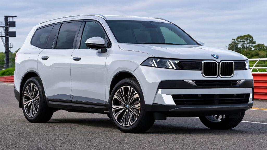9-2-1792841547-127-width1025height577 BMW đang nghiên cứu khả năng bổ sung một mẫu SUV cao cấp mới vào danh mục sản phẩm.