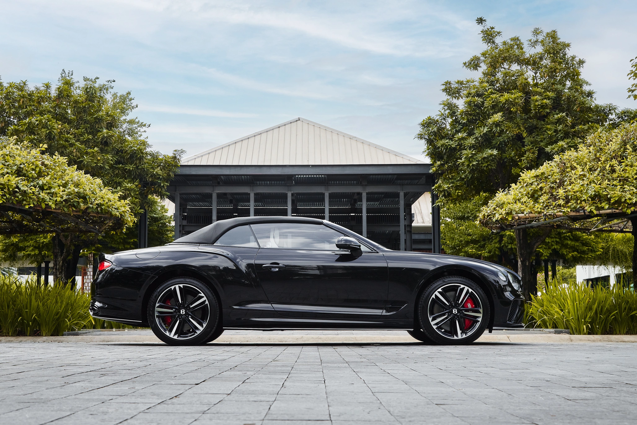 bentley-continental-gtc-s-vnexpress-2-1792729671-1792729766