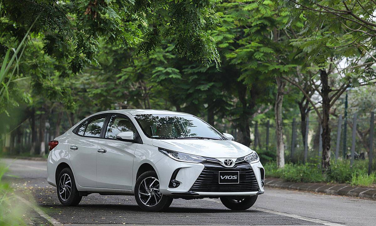Vios vẫn có lợi thế về kiểu dáng gọn gàng, thuận tiện xoay xở trong đô thị và phù hợp với người ưu tiên chi phí sử dụng