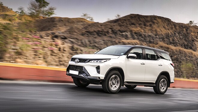 Giá xe Toyota Fortuner lăn bánh tháng 10/2026 - 11