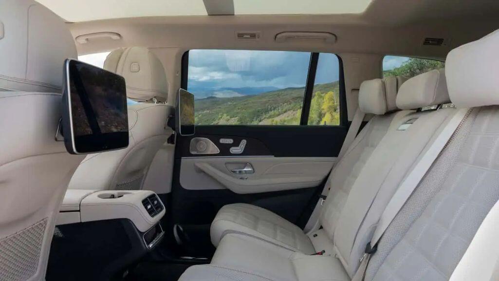 gls-5-1792163879-393-width1025height577 Mercedes-Benz giới thiệu dòng xe GLS bản nâng cấp mới - 4