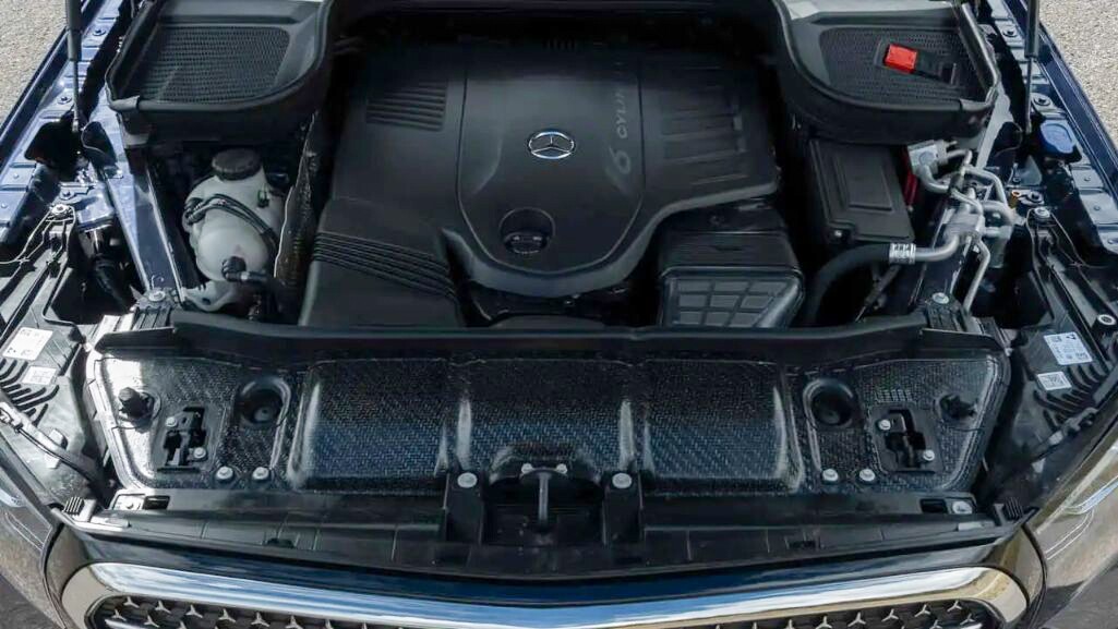 gls-7-1792163889-422-width1025height577 Mercedes-Benz giới thiệu dòng xe GLS bản nâng cấp mới - 5