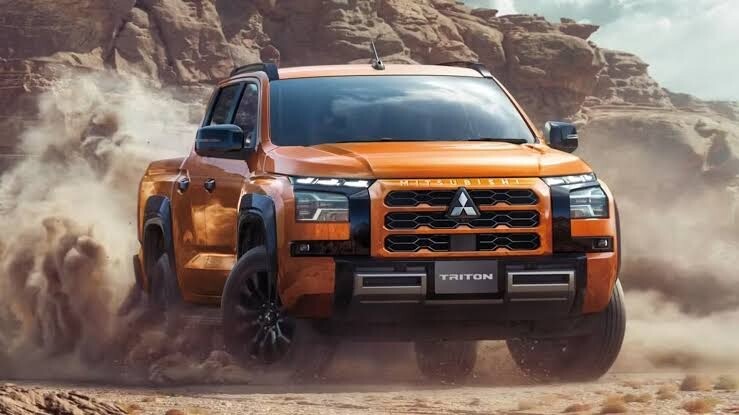 Mitsubishi Triton sử dụng động cơ dầu, dung tích 2.4L.
