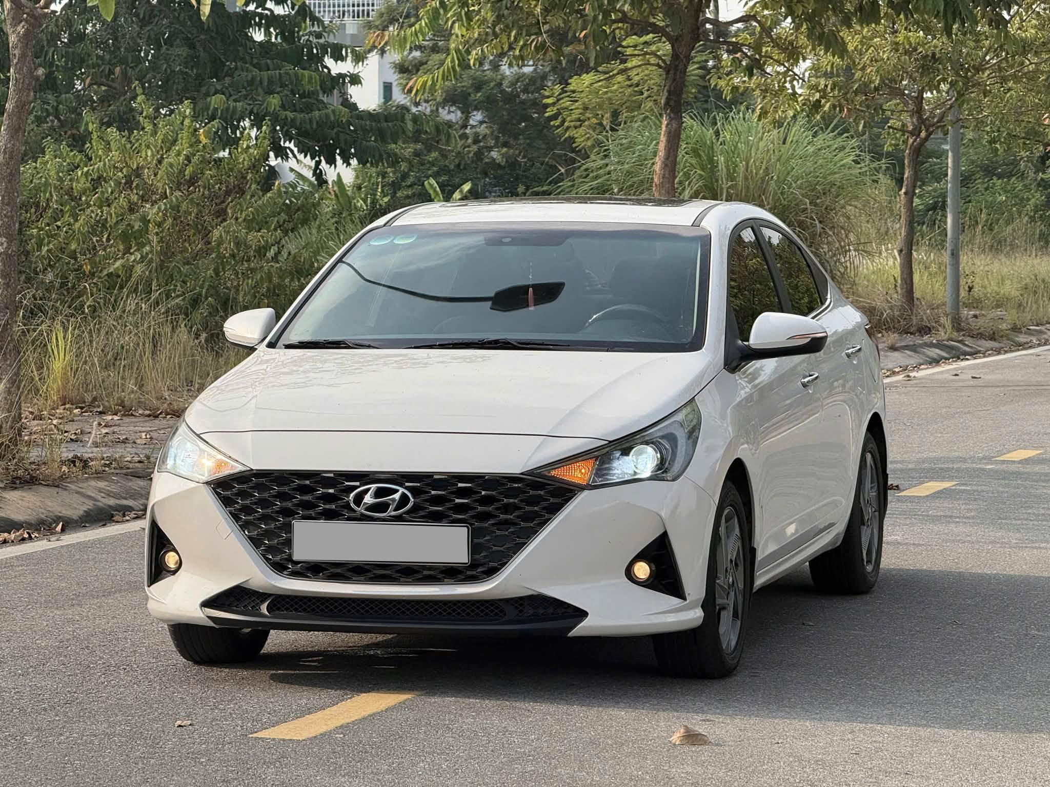 Hyundai Accent cho thấy những ưu điểm của một mẫu sedan thực dụng.