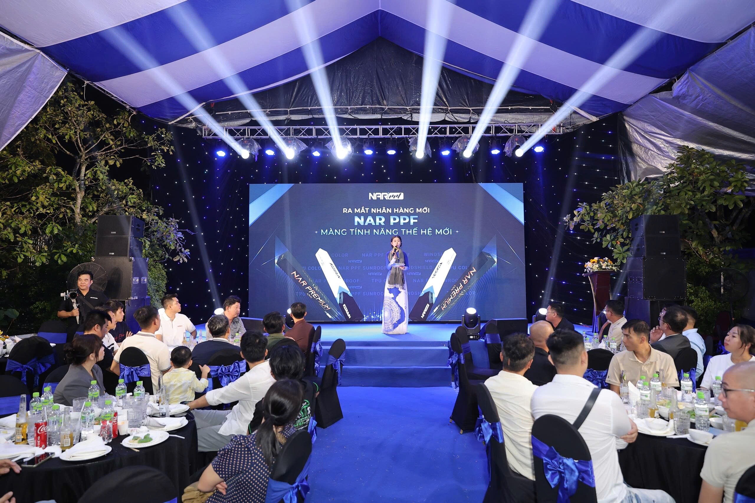 lan-dau-tien-xuat-hien-trong-nganh-o-to-su-kien-megashow-ve-mang-phim-bao-ve-son-xe-ppf-tai-viet-nam-img_7427-1792372775-80-width2560height1707 Hình ảnh tại sự kiện MEGASHOW PPF 2026