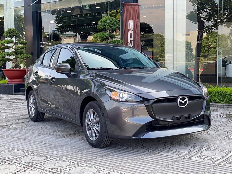 Mazda2 giảm giá rẻ ngang xe hạng A - 1