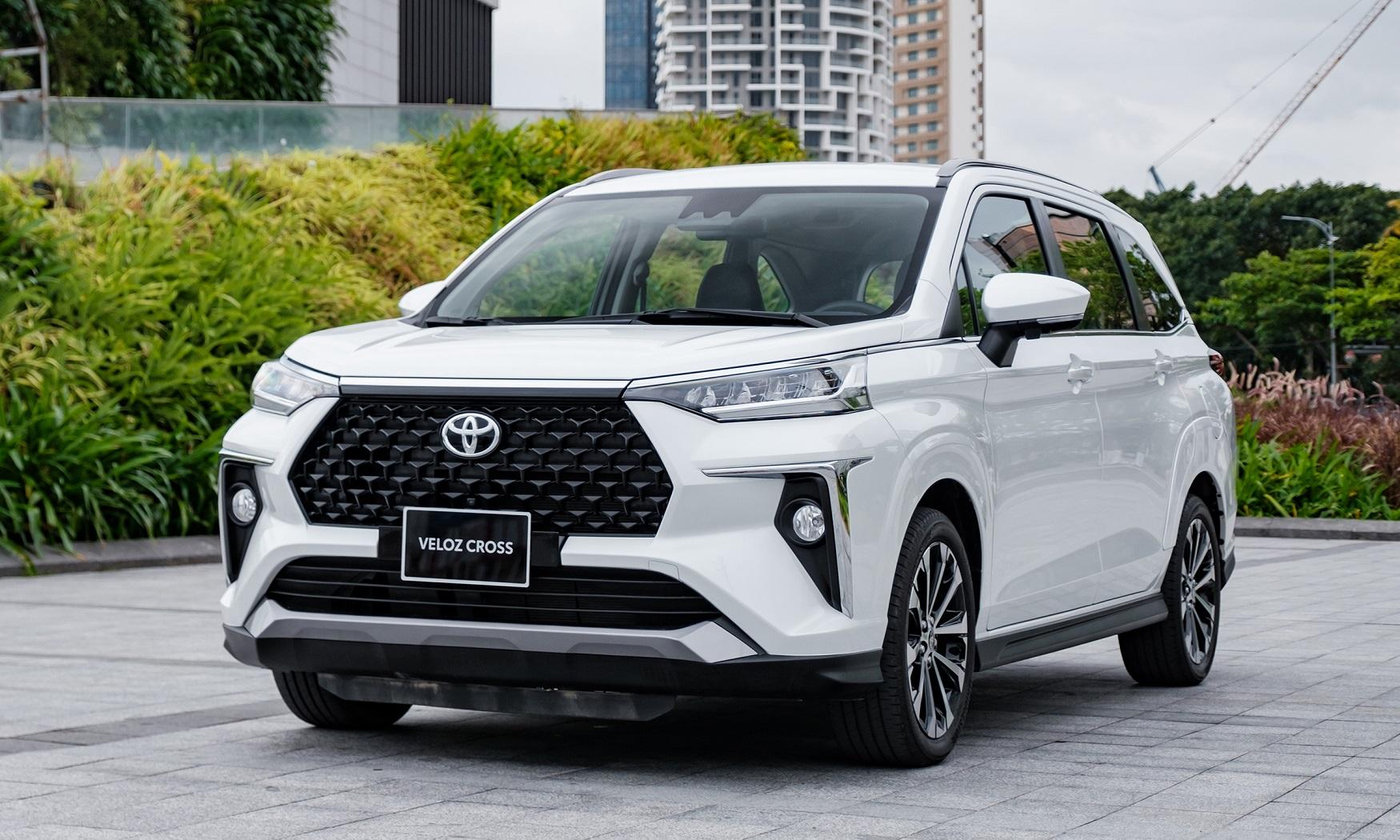 mpv-7-cho-hybrid-va-xe-dien-chay-pho-tiet-kiem-xang-hay-nuoi-them-velozcross1-1792489736-480-width1750height1050 Toyota Veloz Cross hướng đến nhóm khách hàng gia đình cần một mẫu xe 7 chỗ linh hoạt