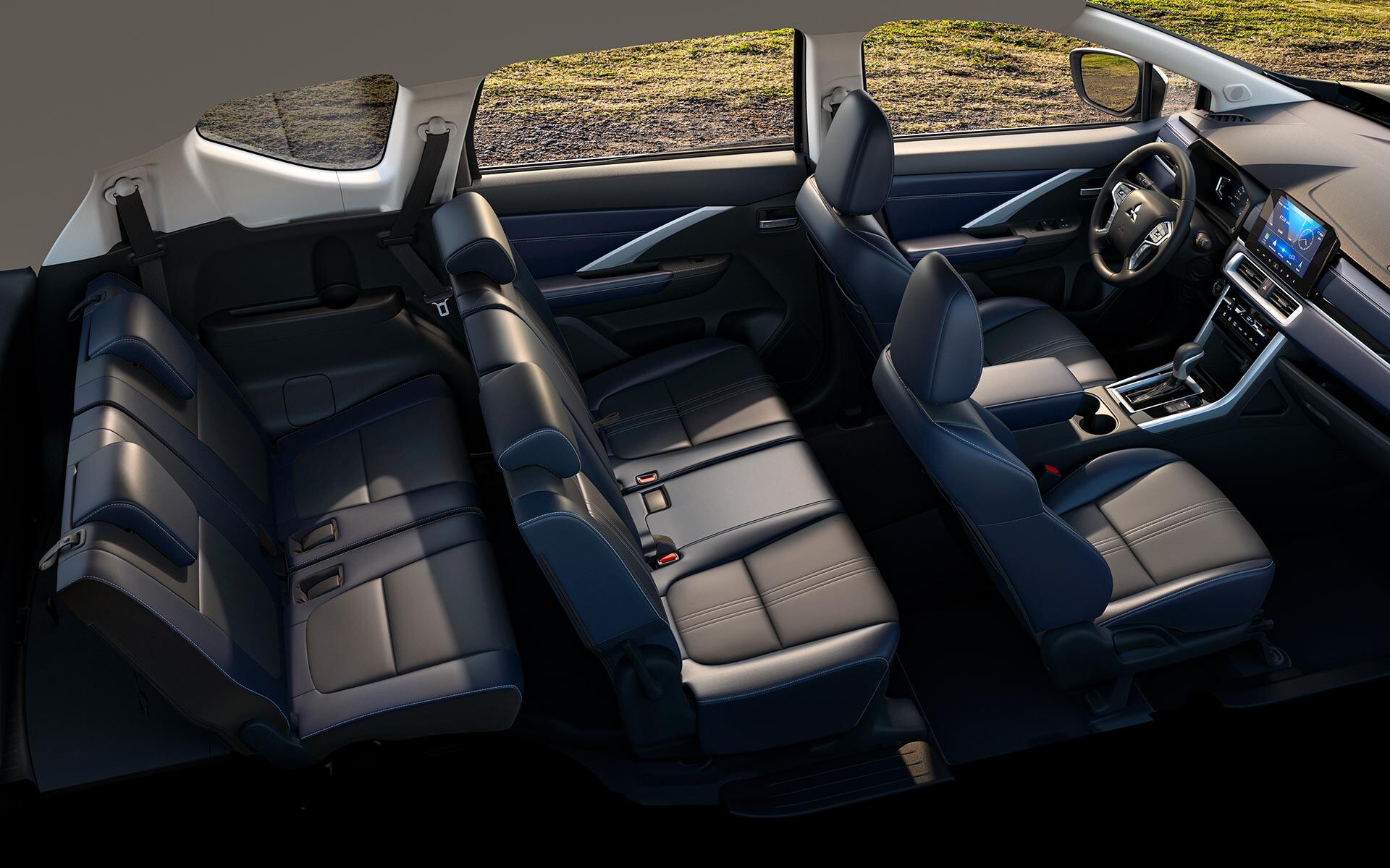 sp3_7-seat-1792759384-498-width1920height1200 Mitsubishi Xpander Cross 2023 có khoang hành khách rộng rãi và gầm cao.