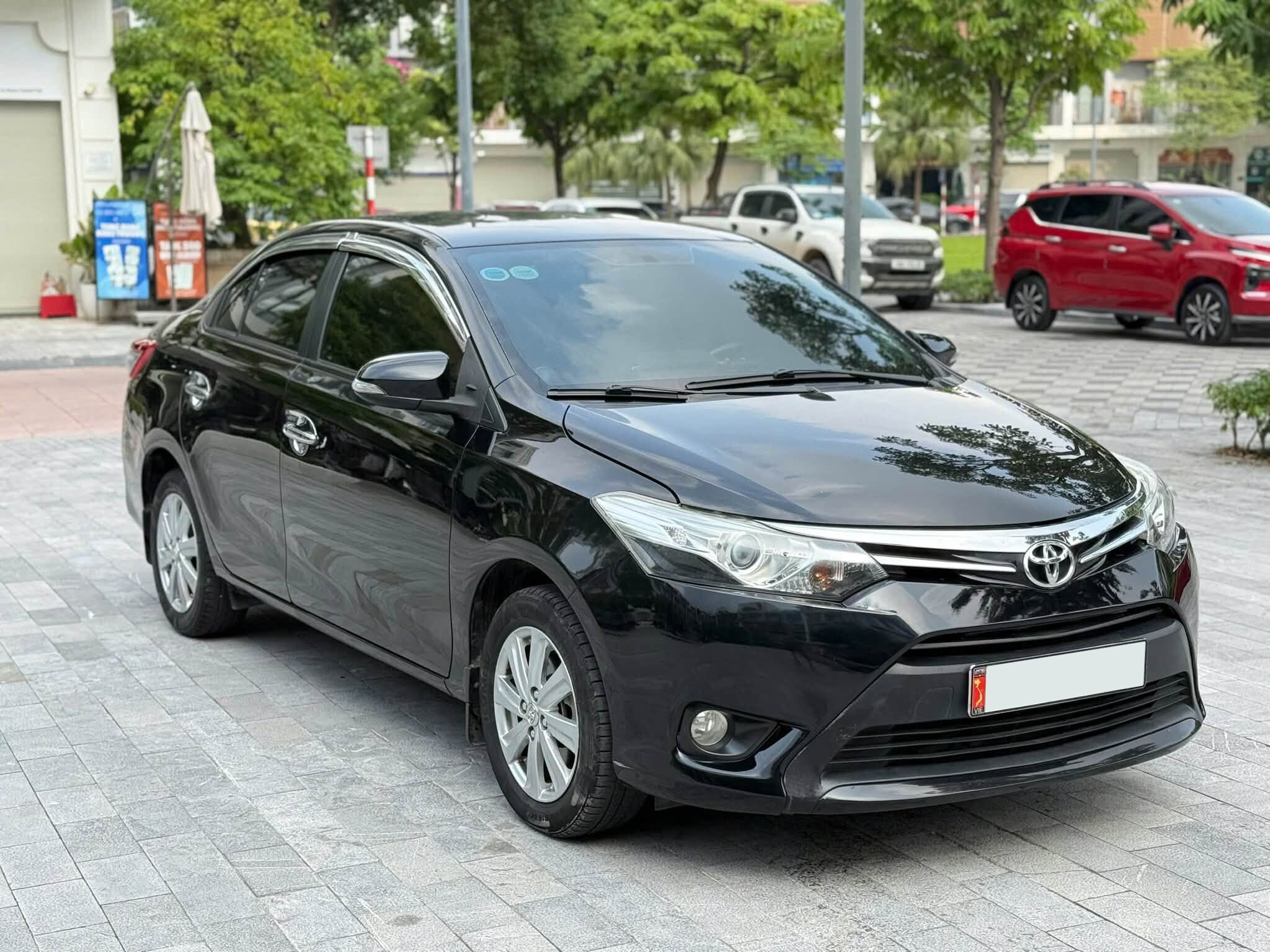 t-1-1793029056-732-width2048height1536 Vios có lợi thế về khả năng xoay trở trong không gian hẹp, thuận tiện khi di chuyển trong đô thị.