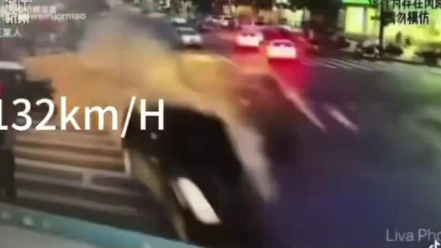 tai-nan-oto-o-toc-do-132-kmh-1792658719 Tai nạn ôtô ở tốc độ 132 km/h