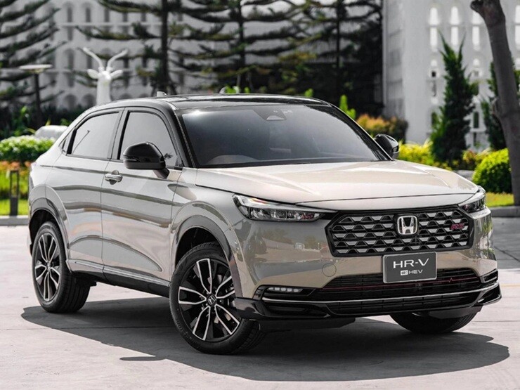 Loạt xe hybrid được khuyến mãi mạnh trong tháng 10 - 2