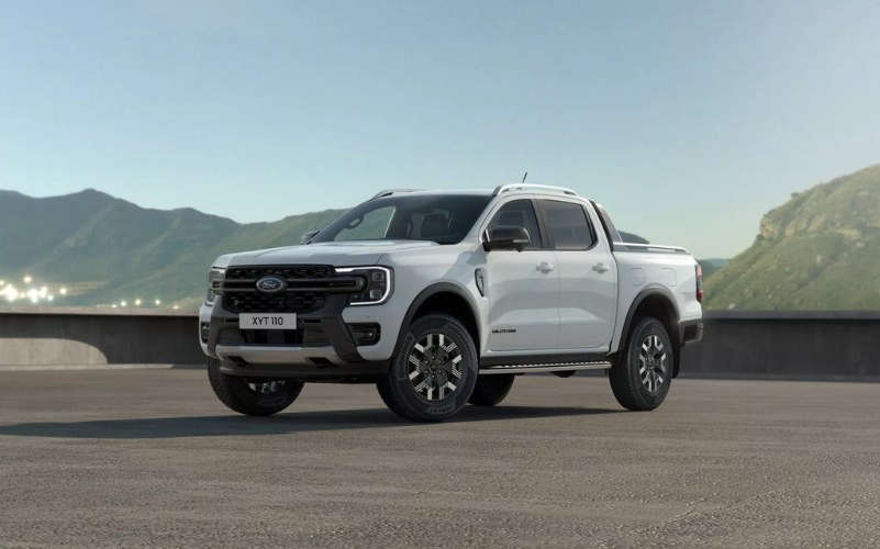 Điểm nhấn ở khu vực đầu xe Ford Ranger 2024 là lưới tản nhiệt thiết kế mới, kích thước lớn, sơn đen