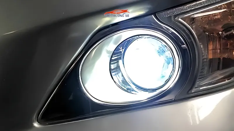 Độ đèn gầm bi Xenon cho ô tô