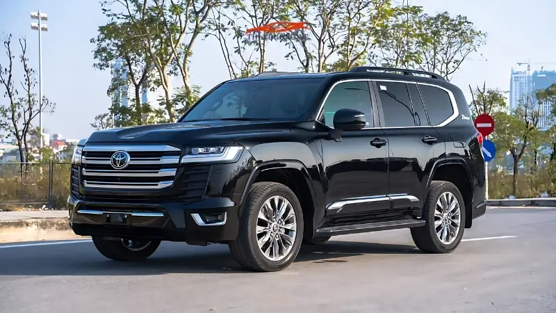 Giá lăn bánh Toyota Land Cruiser LC300 2024