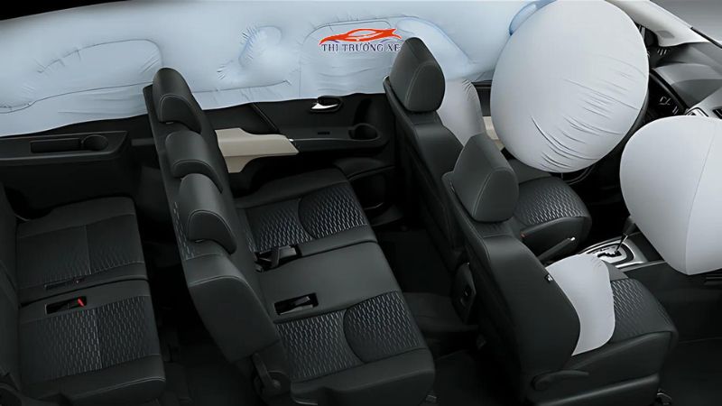 Ghế ngồi và khoang hành khách Toyota Rush