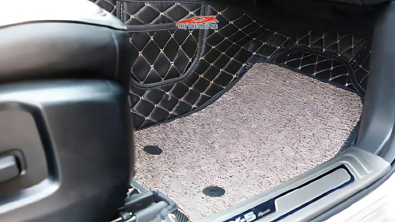 Chọn thảm lót sàn ô tô có chất liệu phù hợp
