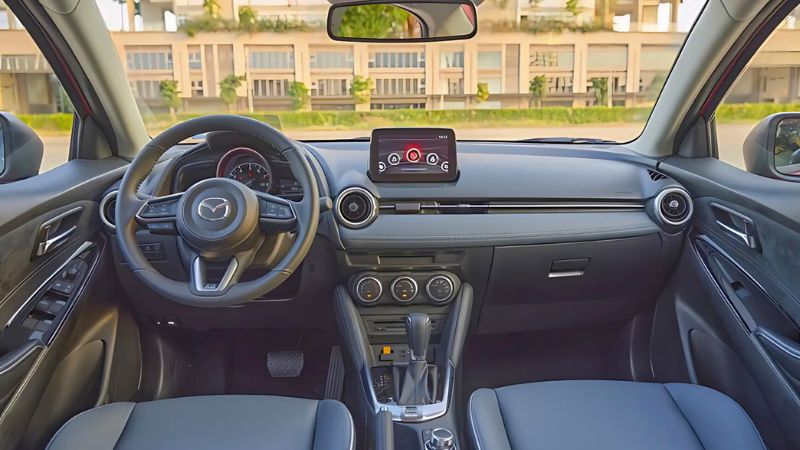 Mazda 2 2025: Thiết kế vô lăng