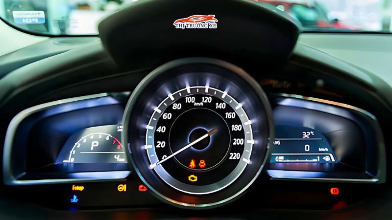 Mazda 2 2025: Đồng hồ kỹ thuật