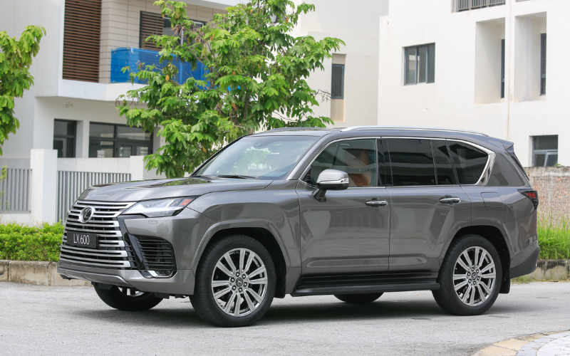 Lexus LX600 là một trong những sản phẩm mang tính thương hiệu, là Flagship của hãng tại Việt Nam